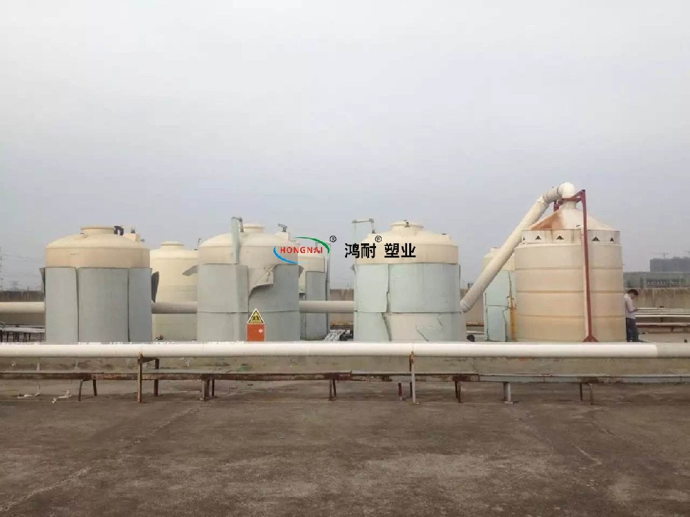塑料水塔——最受企業(yè)歡迎的理想型化工防腐儲罐